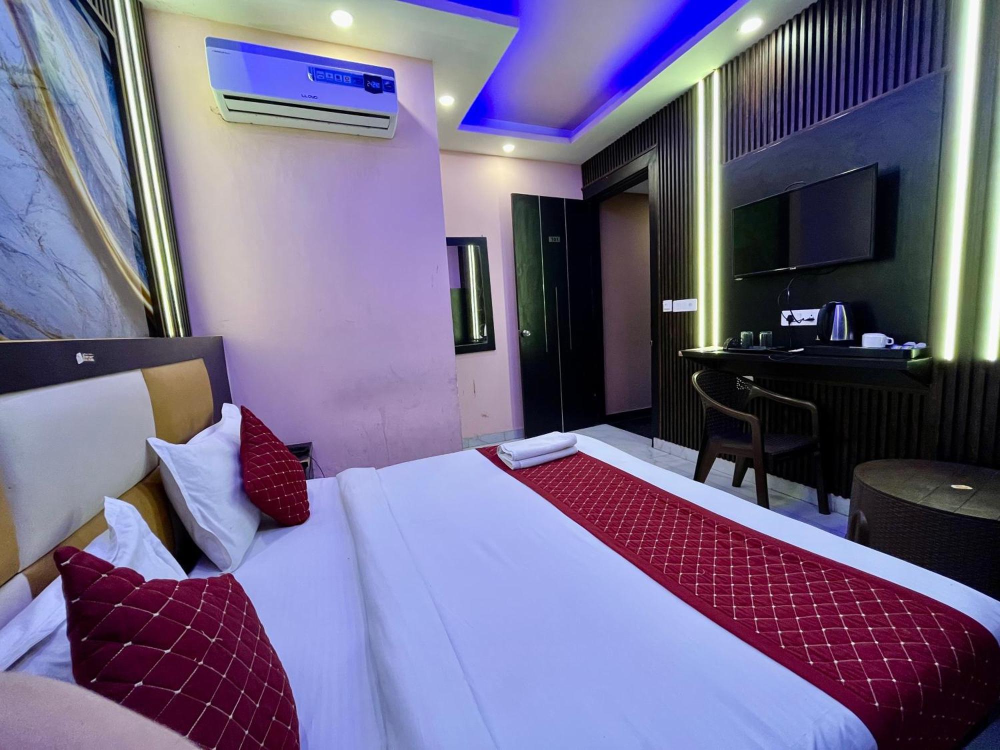 Jupiter Plaza Delhi Airport Otel Yeni Delhi Dış mekan fotoğraf
